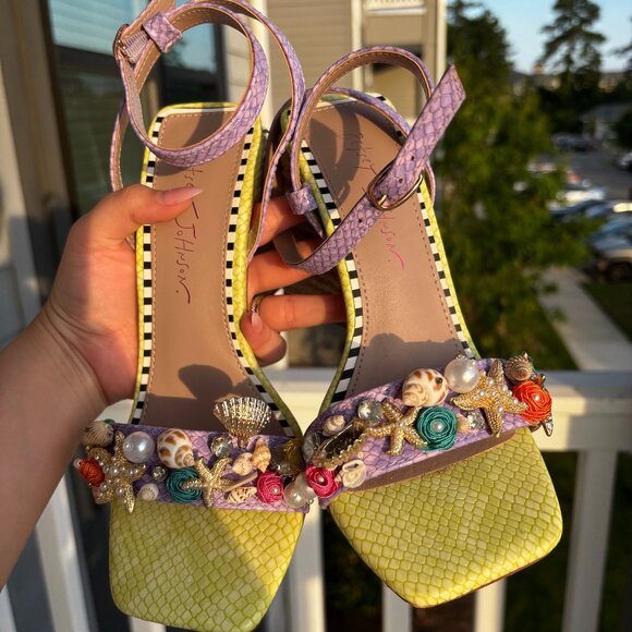 Mermaid Shoes Size 6 - Picture 2 of 4